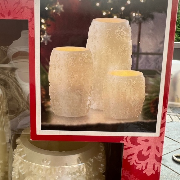 NWT-❄️❄️Loft Living 3 Piece LED Embossed Candle Set with Timer.❄️❄️ - Picture 4 of 5